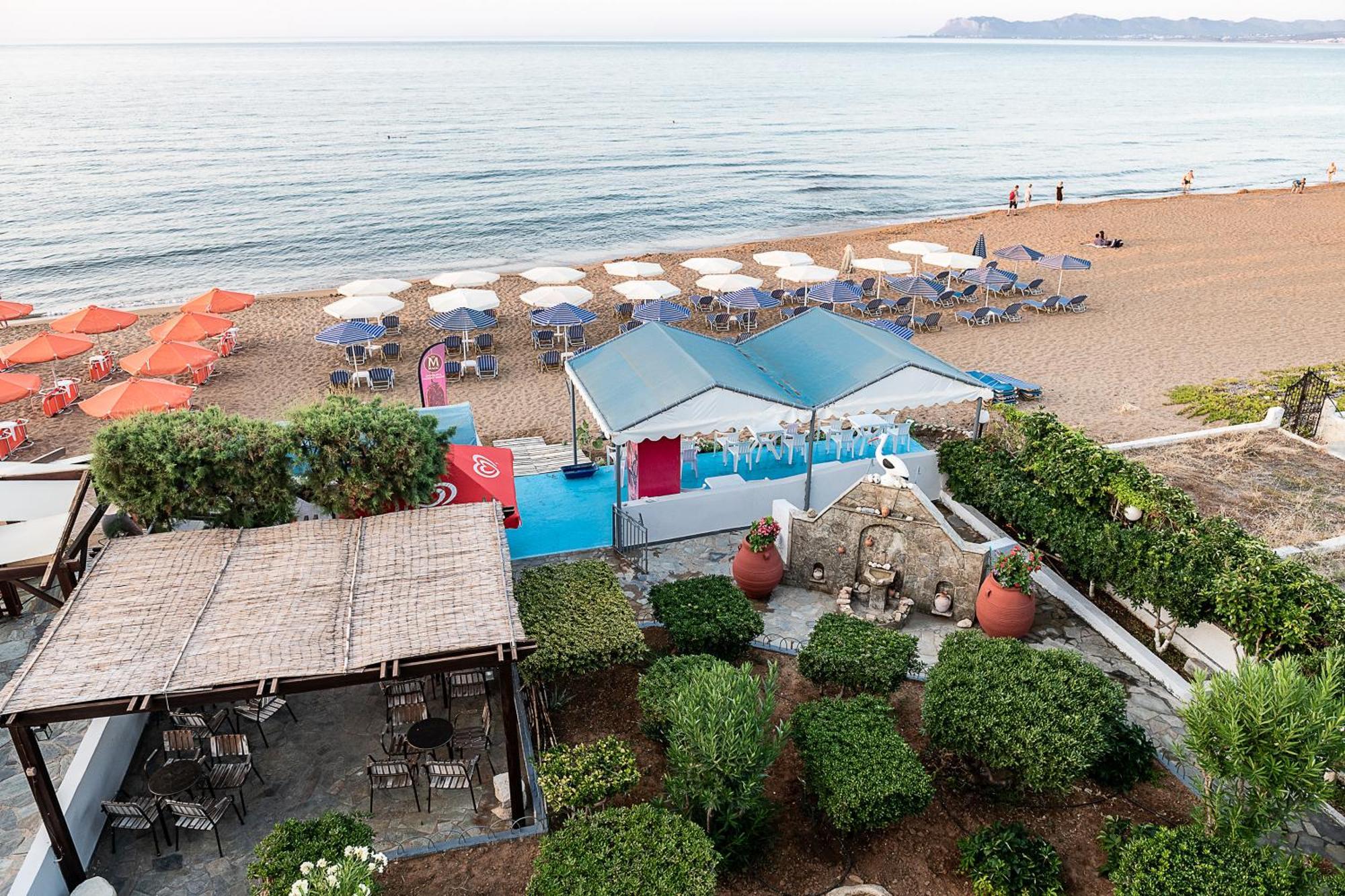 Lia Beachfront Apartments Stalós Exterior foto