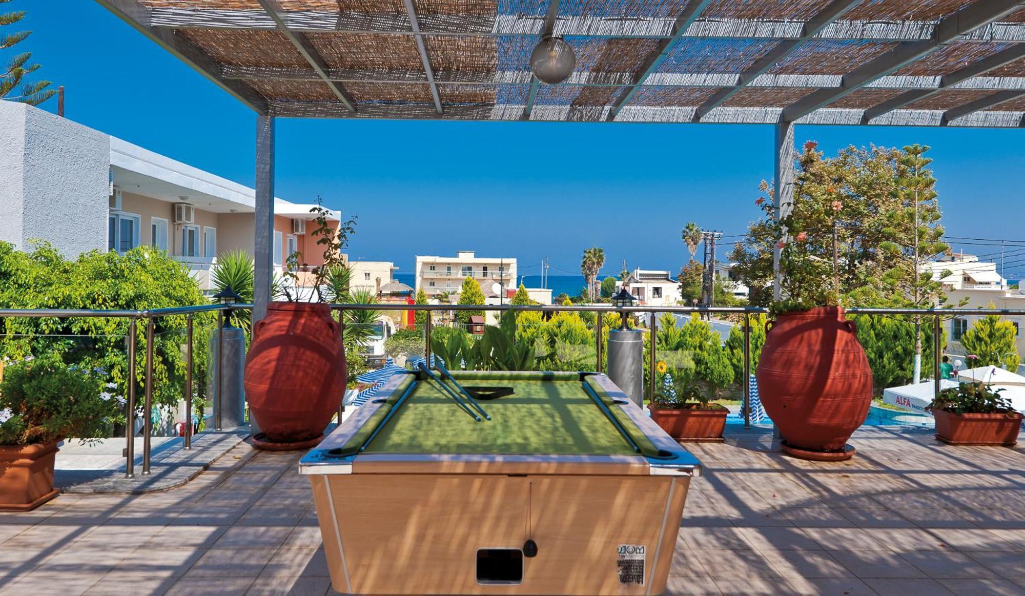 Lia Beachfront Apartments Stalós Exterior foto